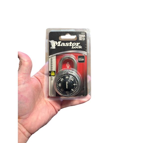 NEW Master Lock Combination Padlock - Picture 1 of 4